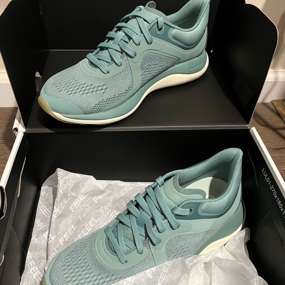 NWT lululemon chargefeel low womens workout shoe